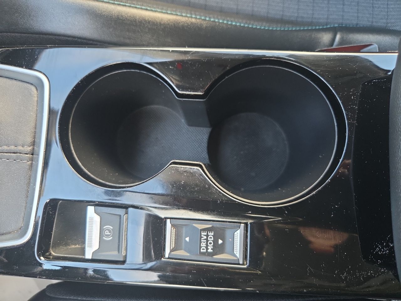 Peugeot 2008 ALLURE PACK PURE TECH 130 CV - Foto 2