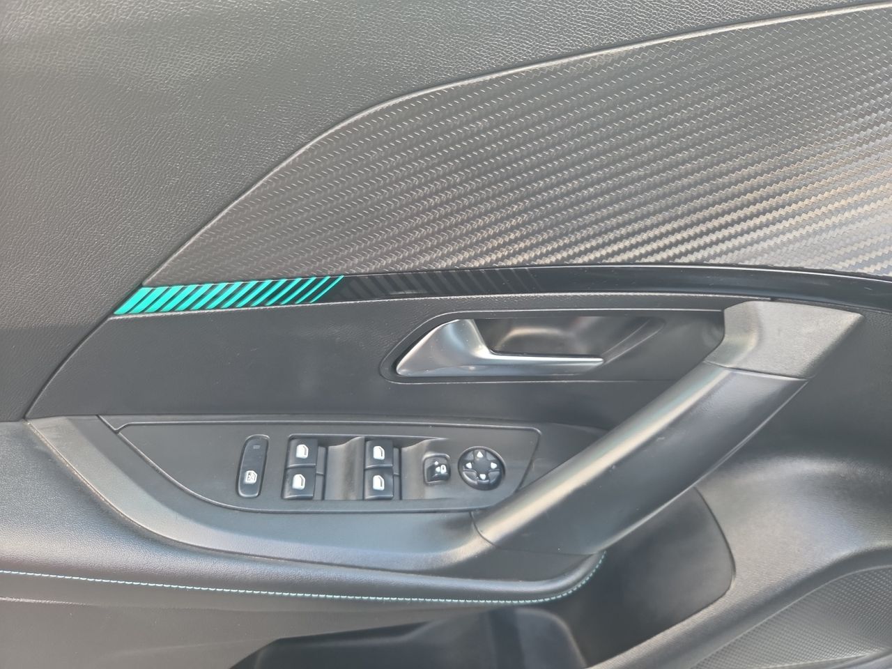 Peugeot 2008 ALLURE PACK PURE TECH 130 CV - Foto 2