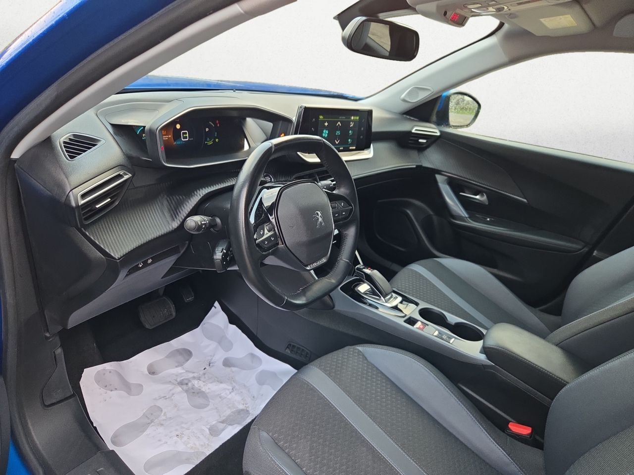 Peugeot e-2008 ALLURE ELECTRICO 136 CV - Foto 2
