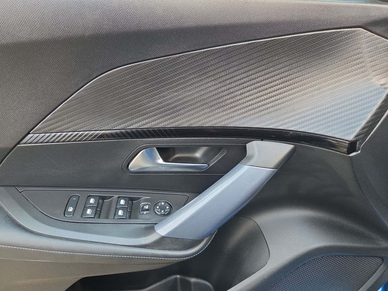 Peugeot e-2008 ALLURE ELECTRICO 136 CV - Foto 2