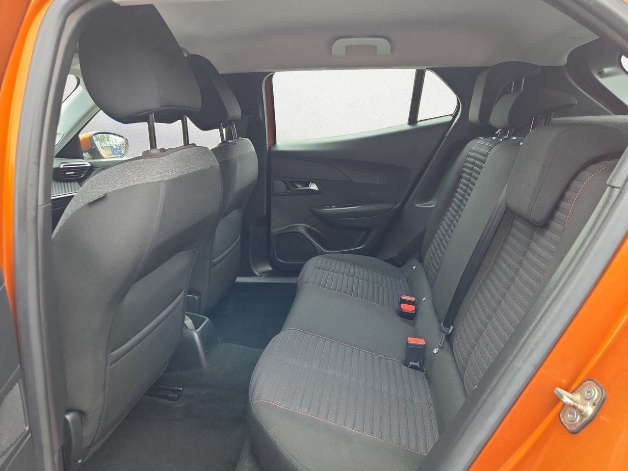 Peugeot 2008 ACTIVE BLUE HDI 110 CV - Foto 2