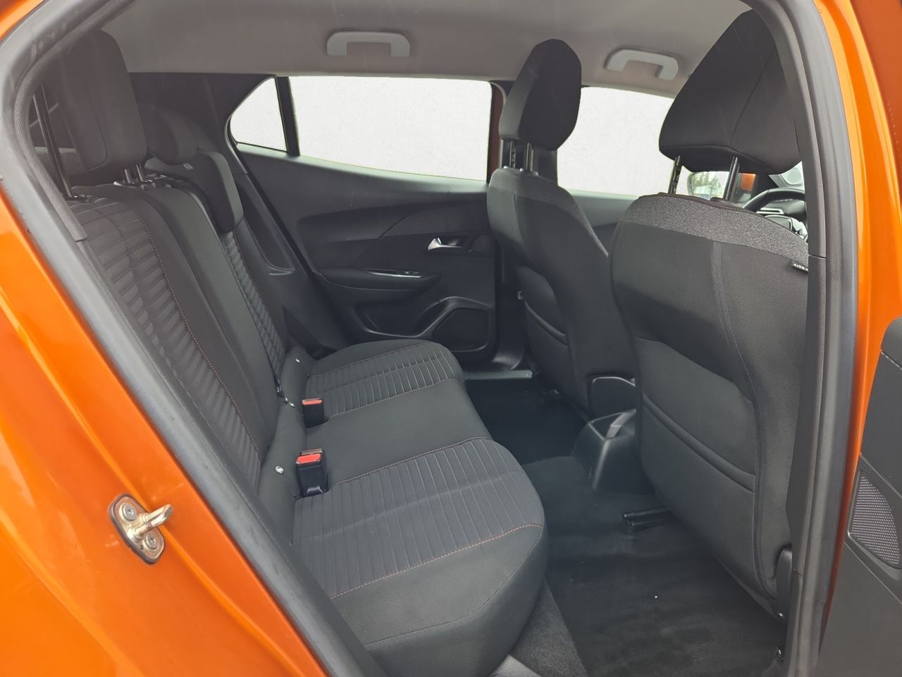 Peugeot 2008 ACTIVE BLUE HDI 110 CV - Foto 2