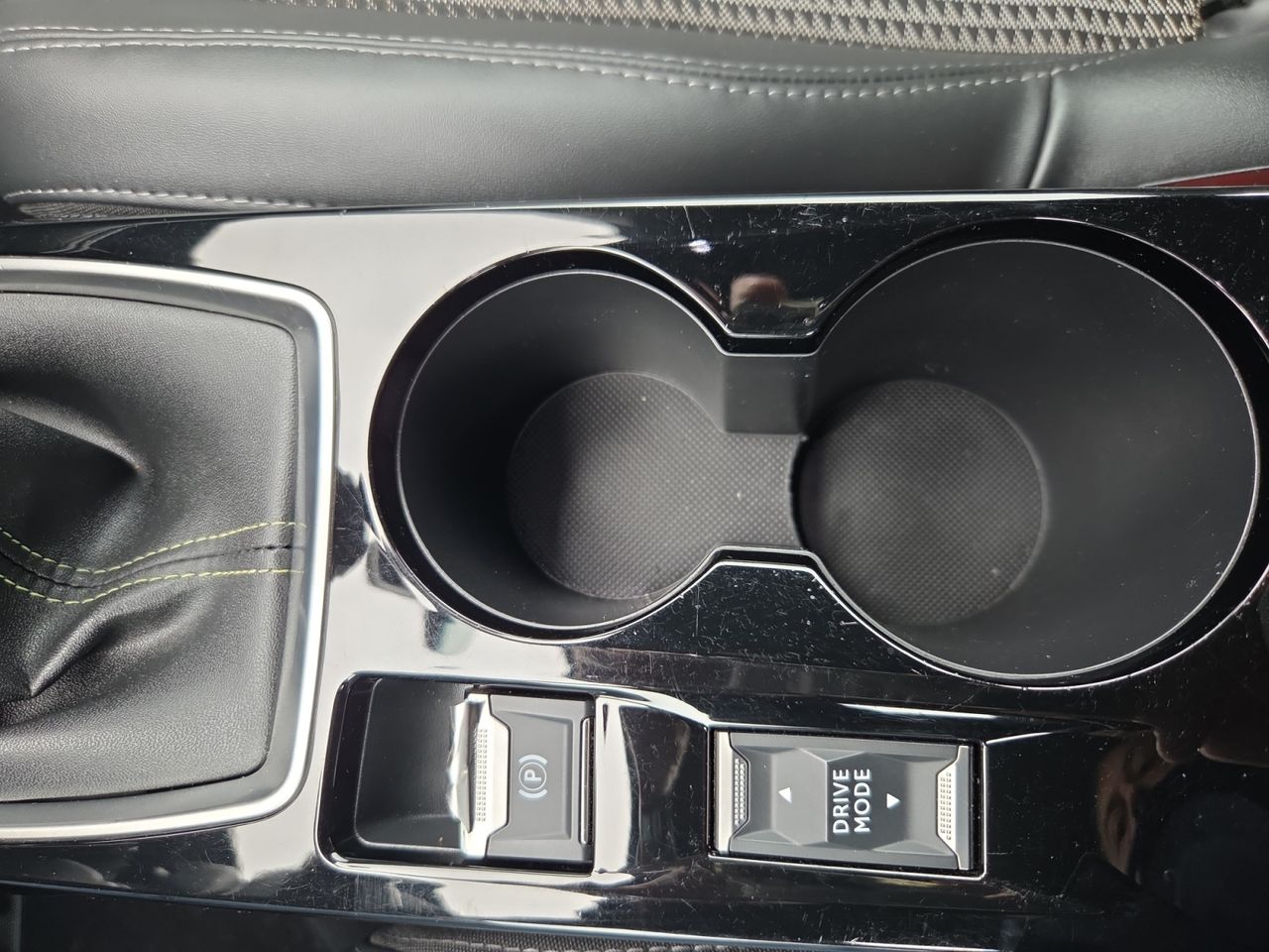 Peugeot 208 GT BLUE HDI 100 CV - Foto 2