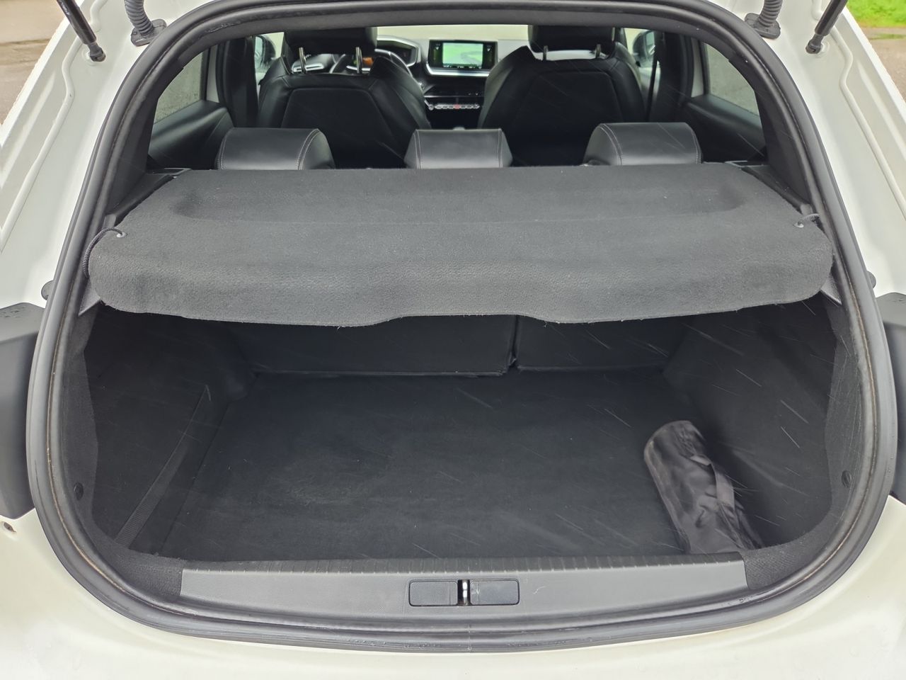 Peugeot 208 GT BLUE HDI 100 CV - Foto 2