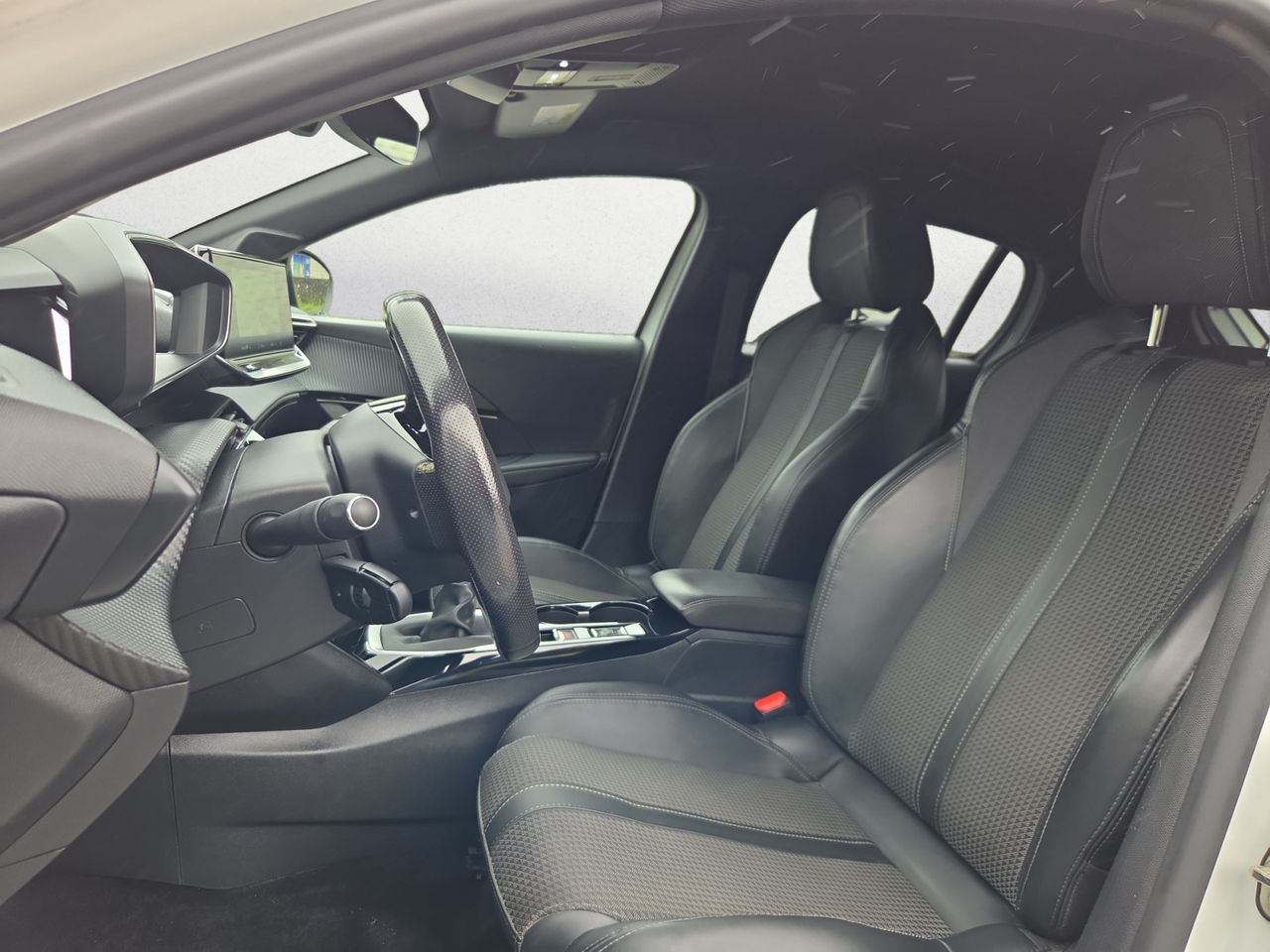 Peugeot 208 GT BLUE HDI 100 CV - Foto 2