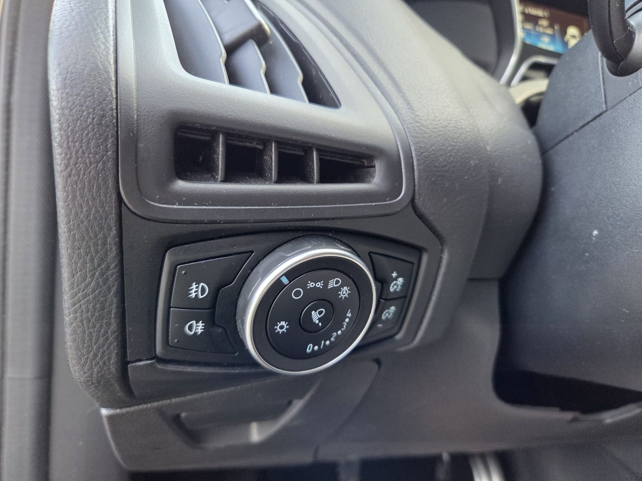 Ford Focus ST LINE SPORT 120 CV - Foto 2