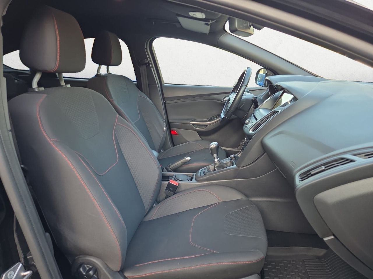 Ford Focus ST LINE SPORT 120 CV - Foto 2