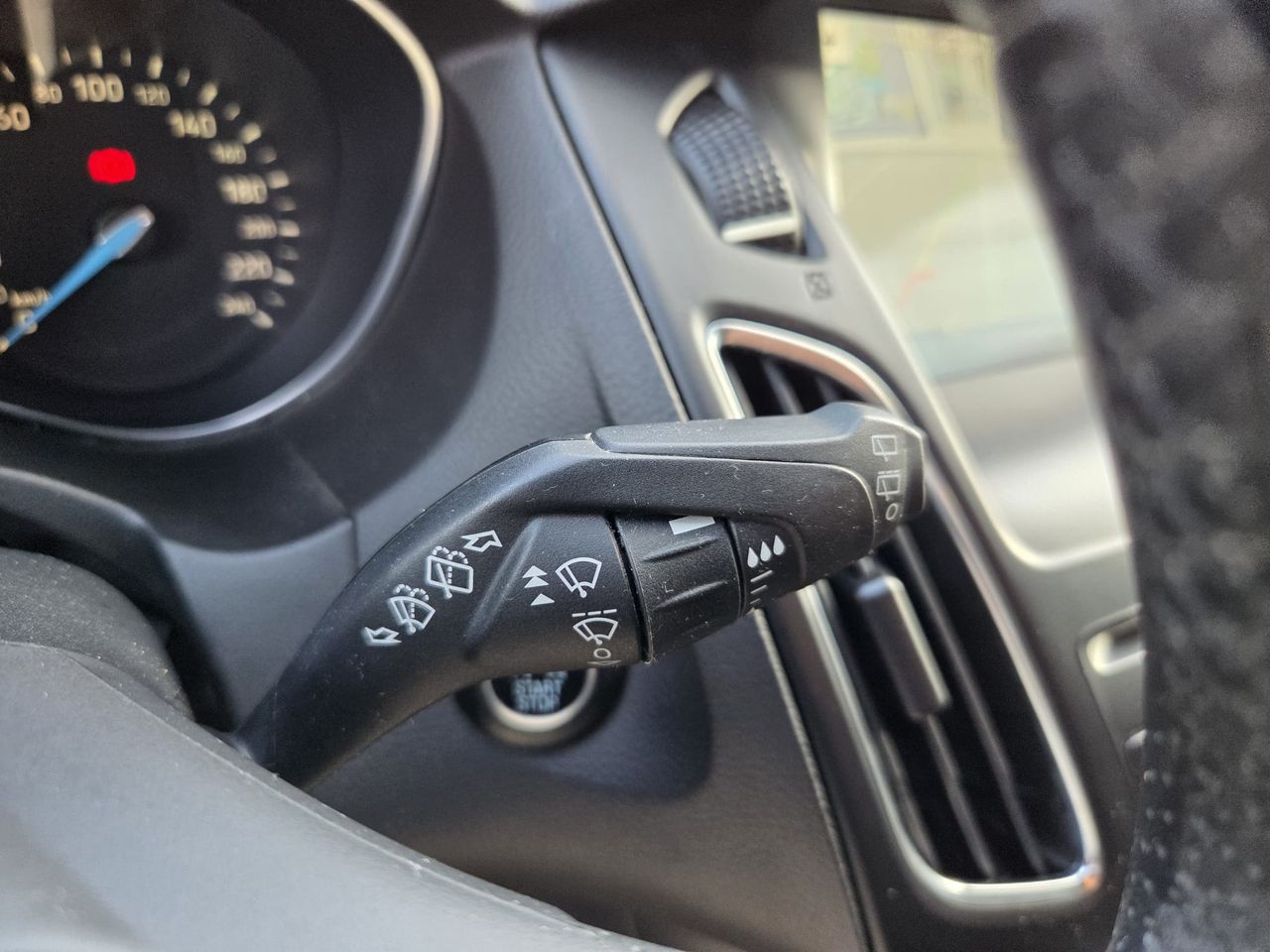 Ford Focus ST LINE SPORT 120 CV - Foto 2