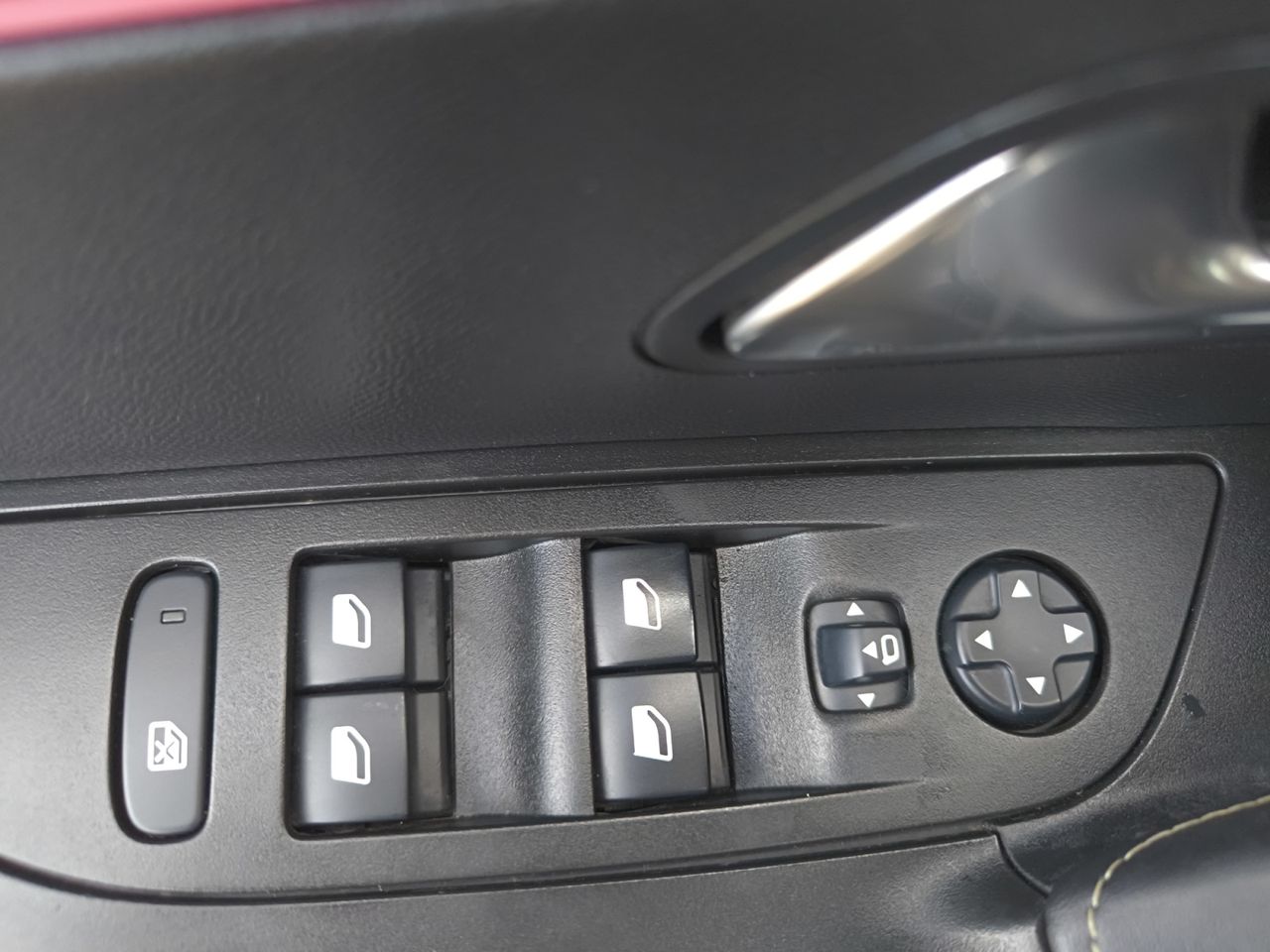 Peugeot 2008 GT LINE BLUE HDI 100 CV - Foto 2