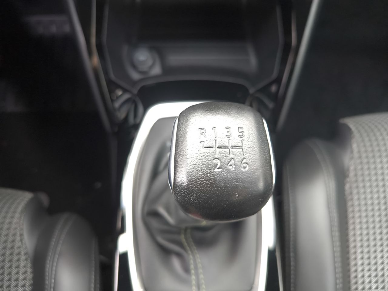 Peugeot 2008 GT LINE BLUE HDI 100 CV - Foto 2