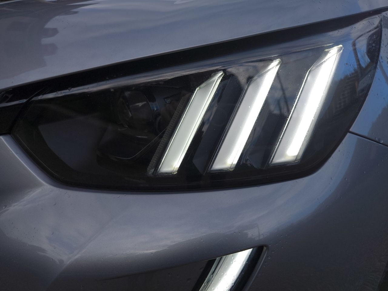 Peugeot 2008 GT LINE BLUE HDI 100 CV - Foto 2