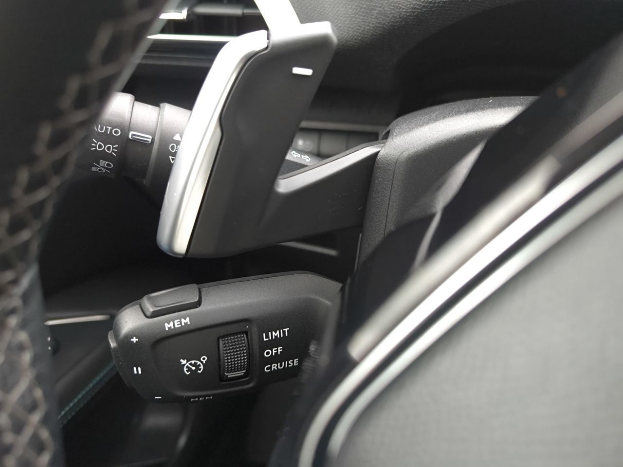 Peugeot 3008 Hybrid ALLURE PACK HYBRID 225 e EAT8 - Foto 2