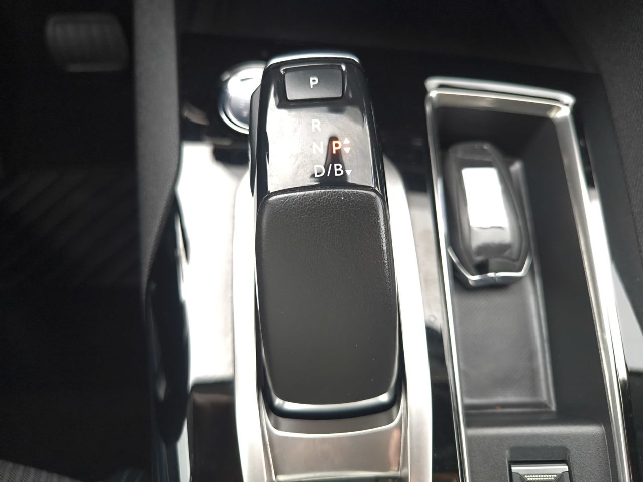 Peugeot 3008 Hybrid ALLURE PACK HYBRID 225 e EAT8 - Foto 2