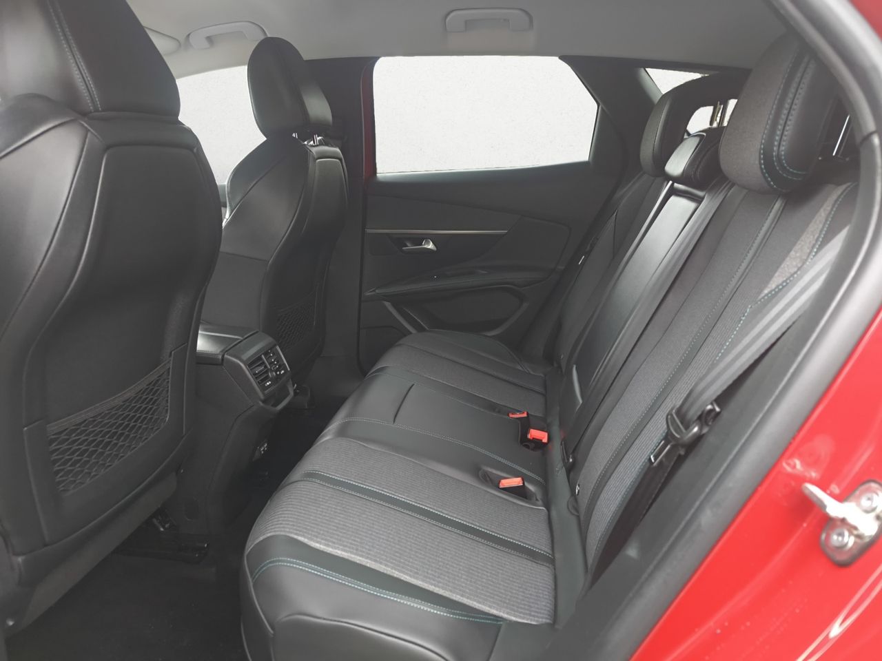 Peugeot 3008 Hybrid ALLURE PACK HYBRID 225 e EAT8 - Foto 2