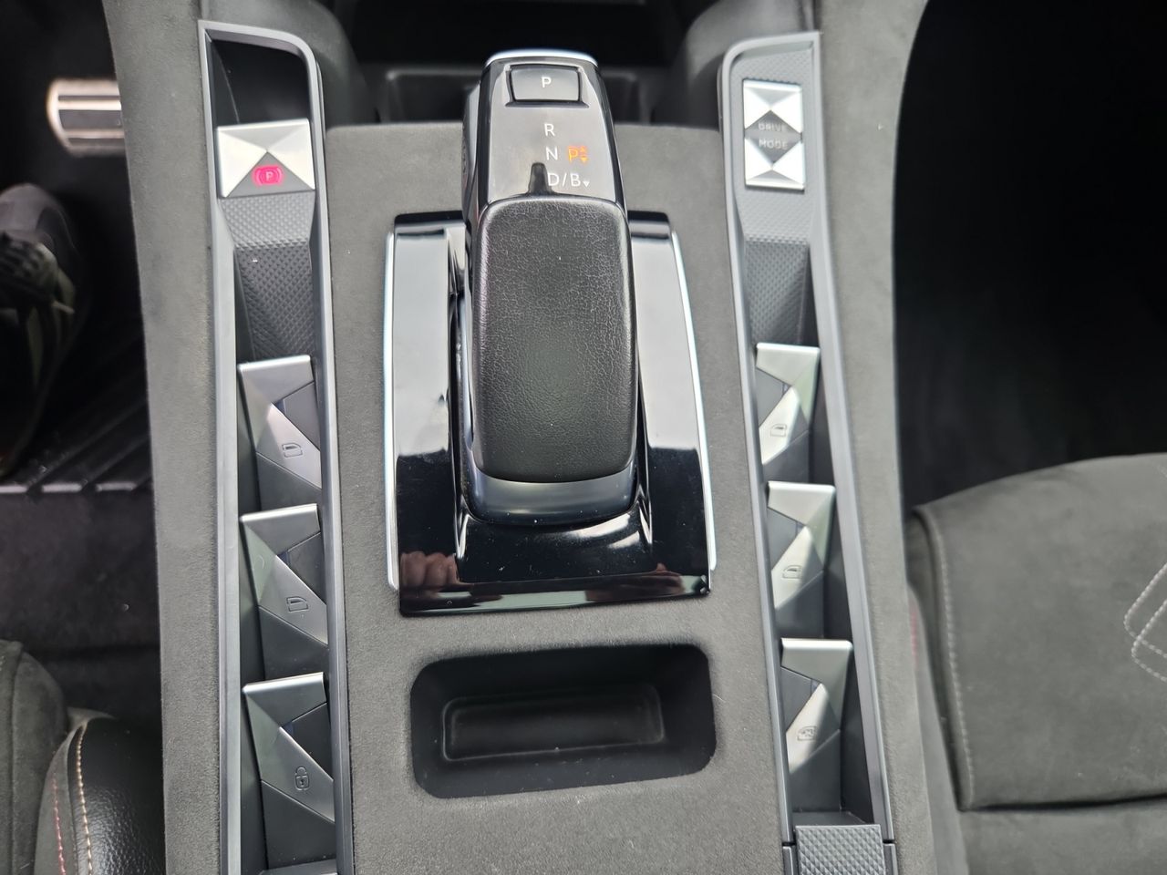 DS DS 7 Crossback E TENSE 300 4X4 PERFORMANCE LINE - Foto 2