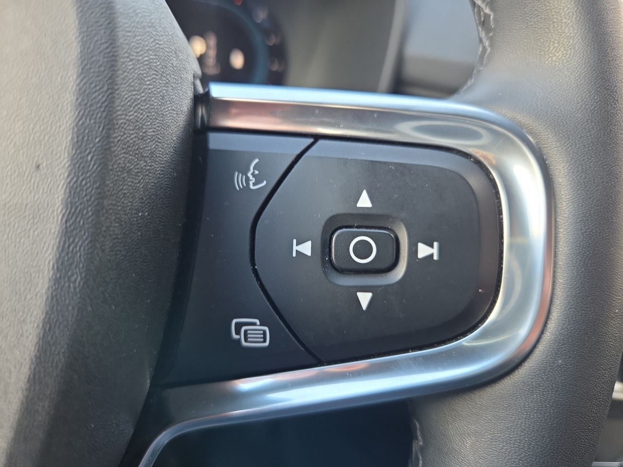 Volvo XC40 2.0 B3G CORE AUTO HIBRIDO 163 CV - Foto 2