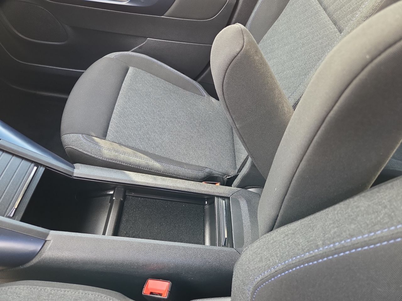 Peugeot Rifter ALLURE BUSINESS STANDARD BLUE HDI 100 CV - Foto 2