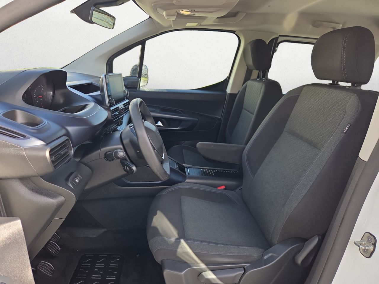 Peugeot Rifter ALLURE BUSINESS STANDARD BLUE HDI 100 CV - Foto 2