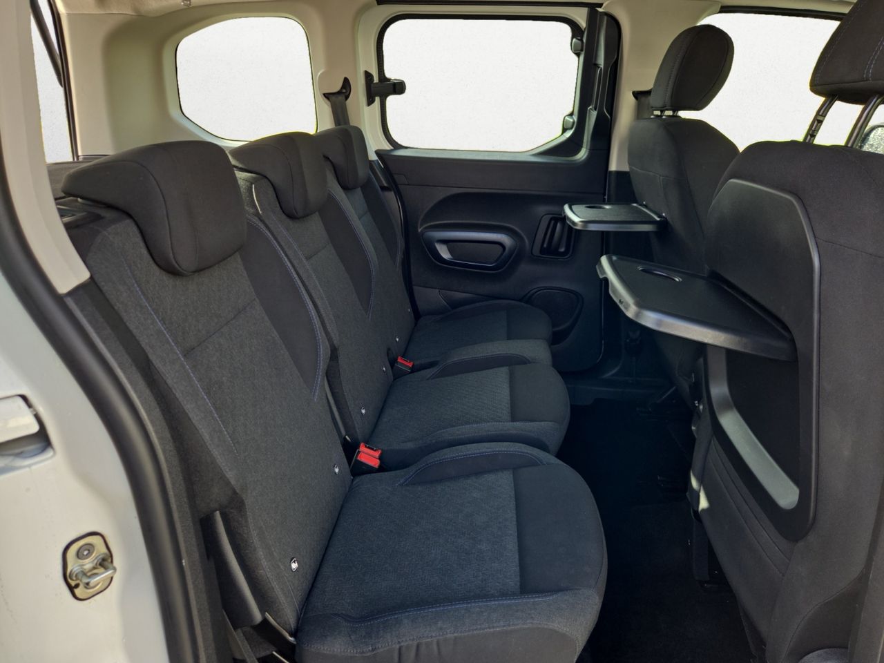 Peugeot Rifter ALLURE BUSINESS STANDARD BLUE HDI 100 CV - Foto 2