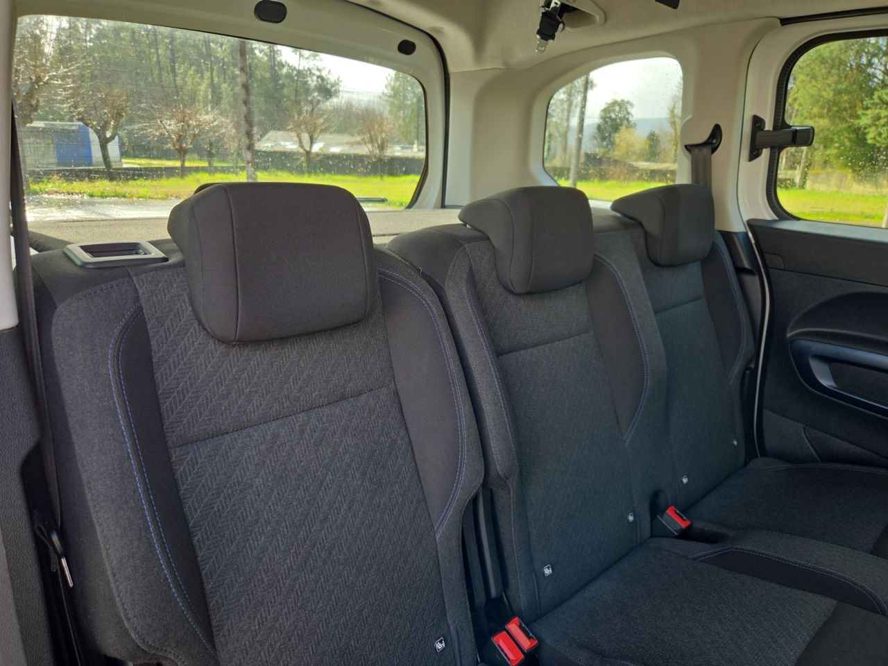 Peugeot Rifter ALLURE BUSINESS STANDARD BLUE HDI 100 CV - Foto 2