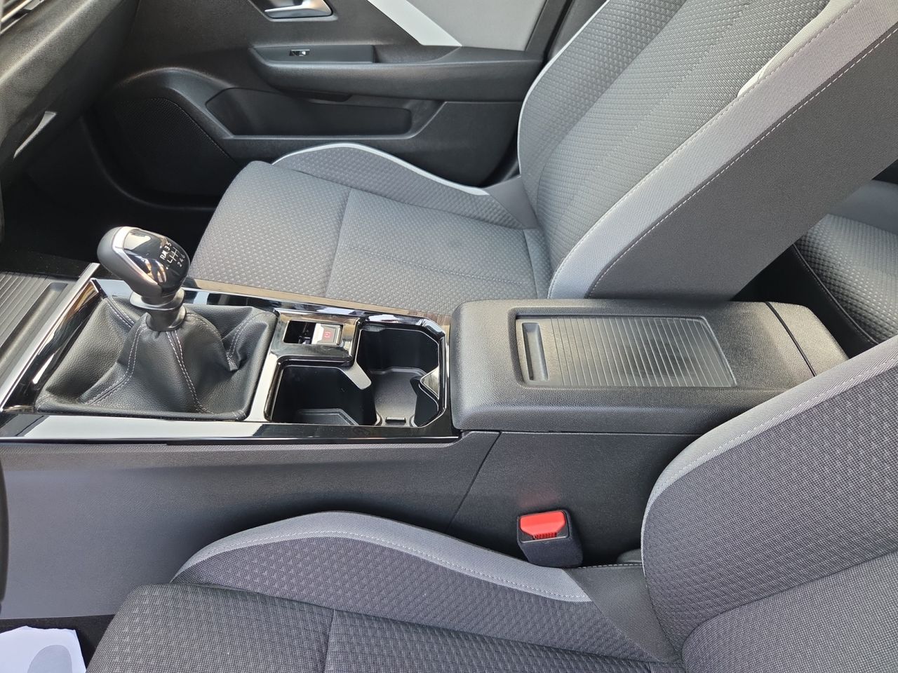 Opel Astra EDITION 1.2 T XHT MT6 S7S 130 - Foto 2