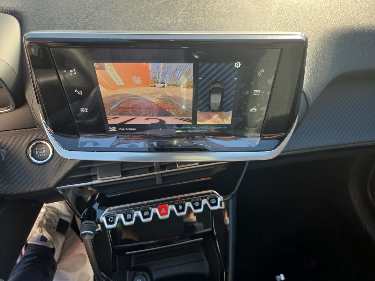 Peugeot e-208 ALLURE ELECTRICO 136 CV - Foto 2