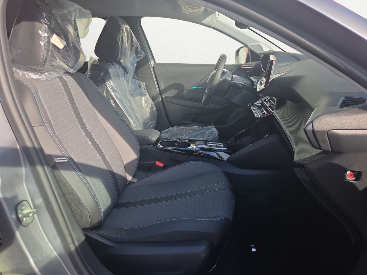 Peugeot e-208 ALLURE ELECTRICO 136 CV - Foto 2