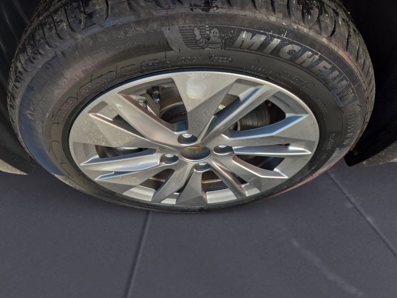 Peugeot e-208 ALLURE ELECTRICO 136 CV - Foto 2