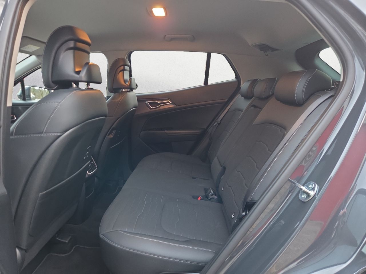 Kia Sportage 1.6 T GDI  HEV 215 CV TECH 4X2 - Foto 2