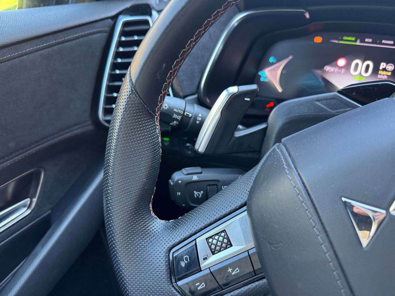 DS DS 7 Crossback E TENSE 4X4 300 PERFORMANCE LINE + - Foto 2