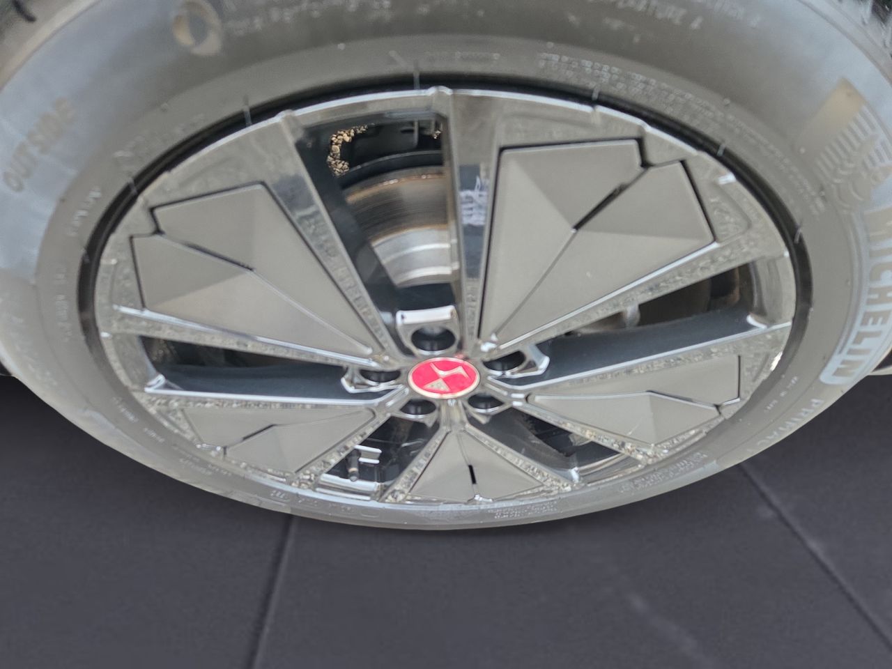 DS DS 7 Crossback E TENSE 4X4 300 PERFORMANCE LINE + - Foto 2