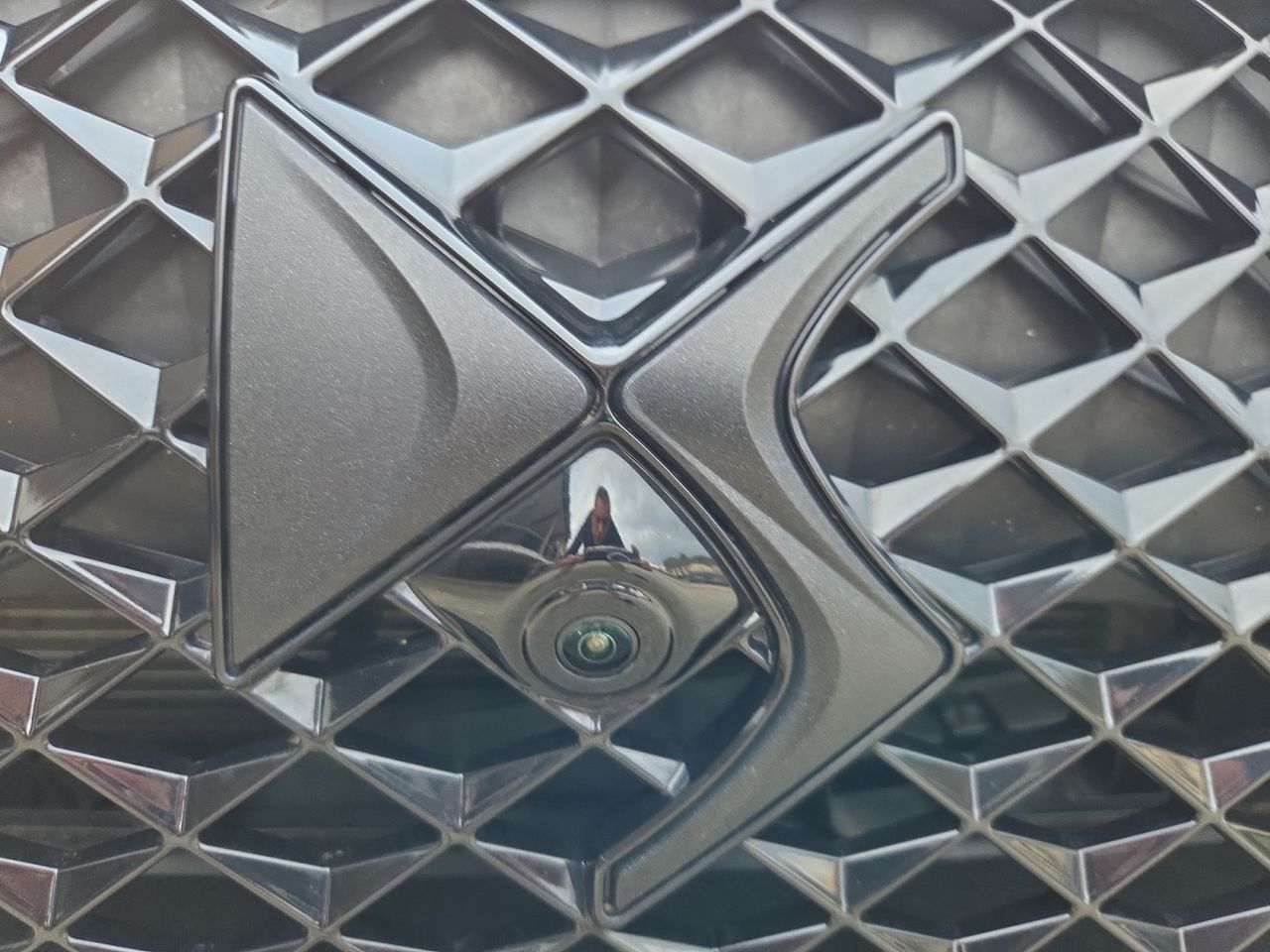 DS DS 7 Crossback E TENSE 4X4 300 PERFORMANCE LINE + - Foto 2