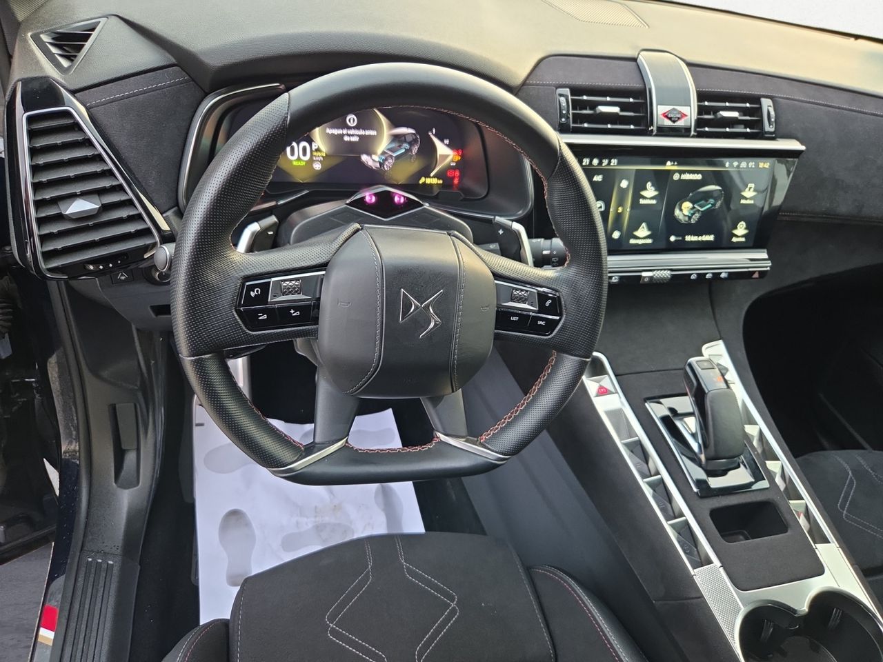 DS DS 7 Crossback E TENSE 4X4 300 PERFORMANCE LINE + - Foto 2