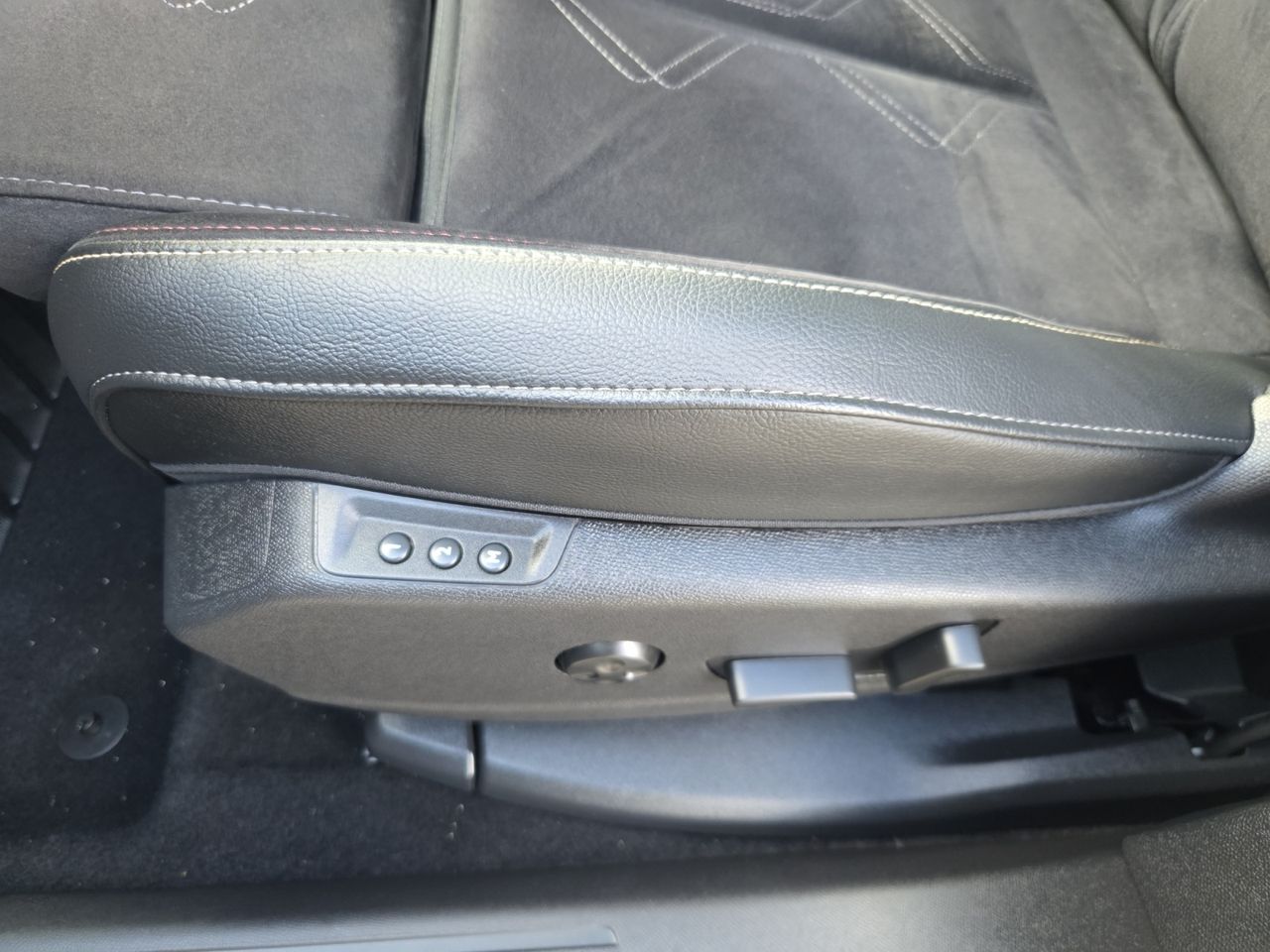 DS DS 7 E TENSE 4X4 300 PERFORMANCE LINE + - Foto 2