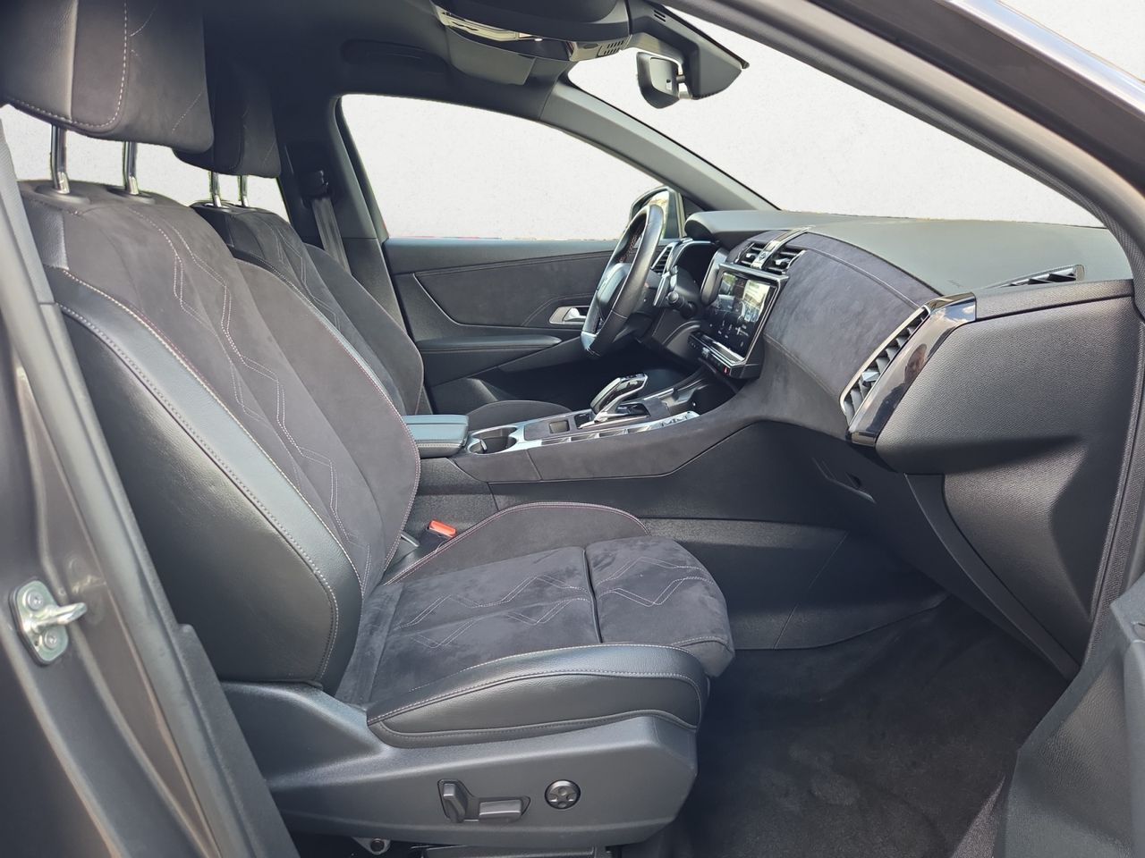 DS DS 7 E TENSE 4X4 300 PERFORMANCE LINE + - Foto 2