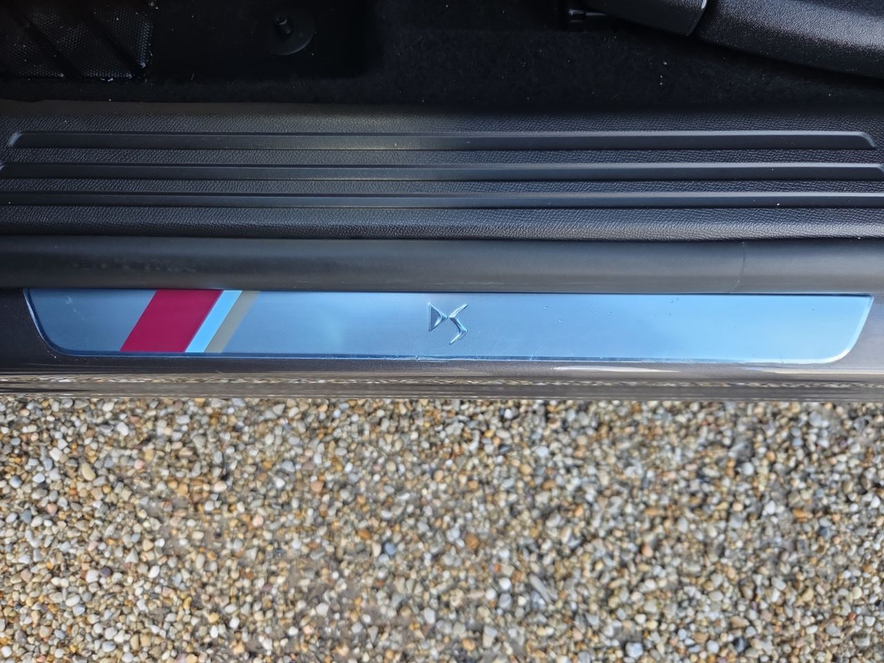 DS DS 7 E TENSE 4X4 300 PERFORMANCE LINE + - Foto 2