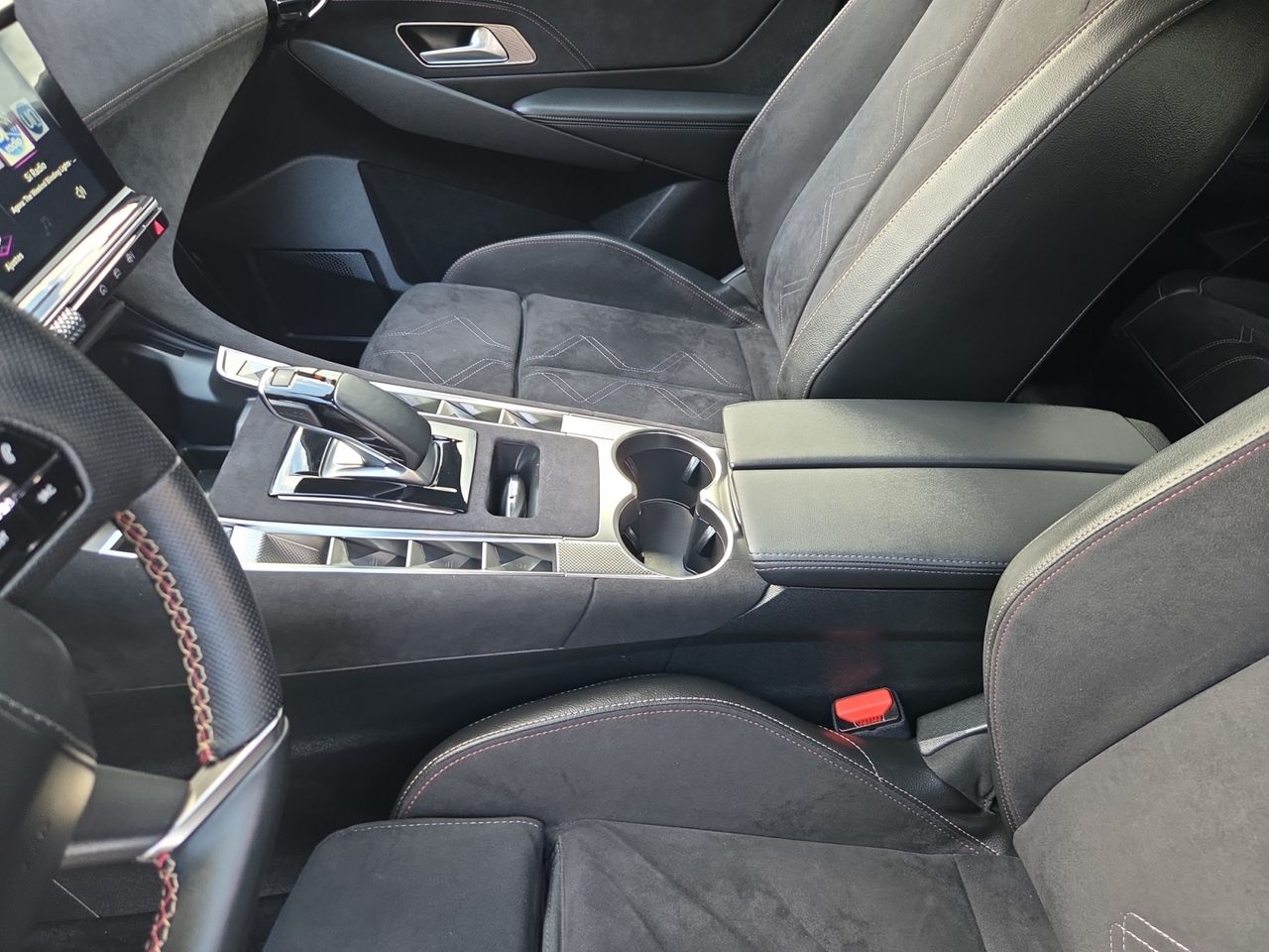 DS DS 7 E TENSE 4X4 300 PERFORMANCE LINE + - Foto 2