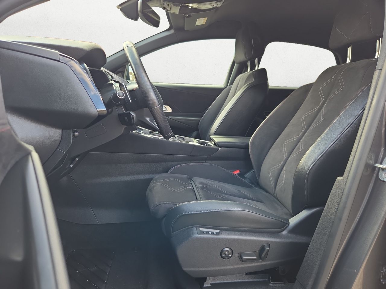 DS DS 7 E TENSE 4X4 300 PERFORMANCE LINE + - Foto 2