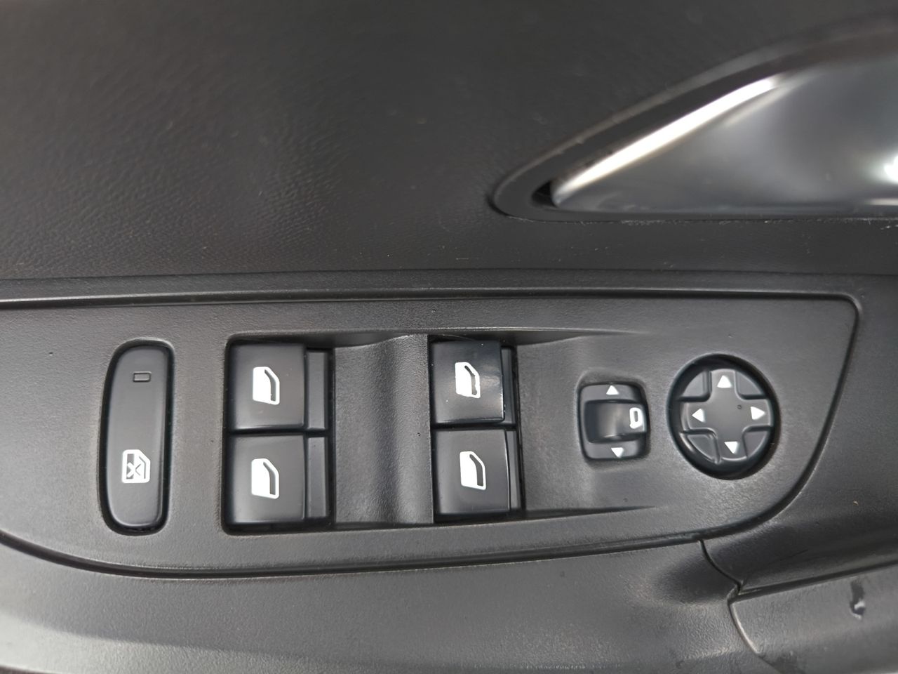 Peugeot 2008 ACTIVE BLUE HDI 100 CV - Foto 2