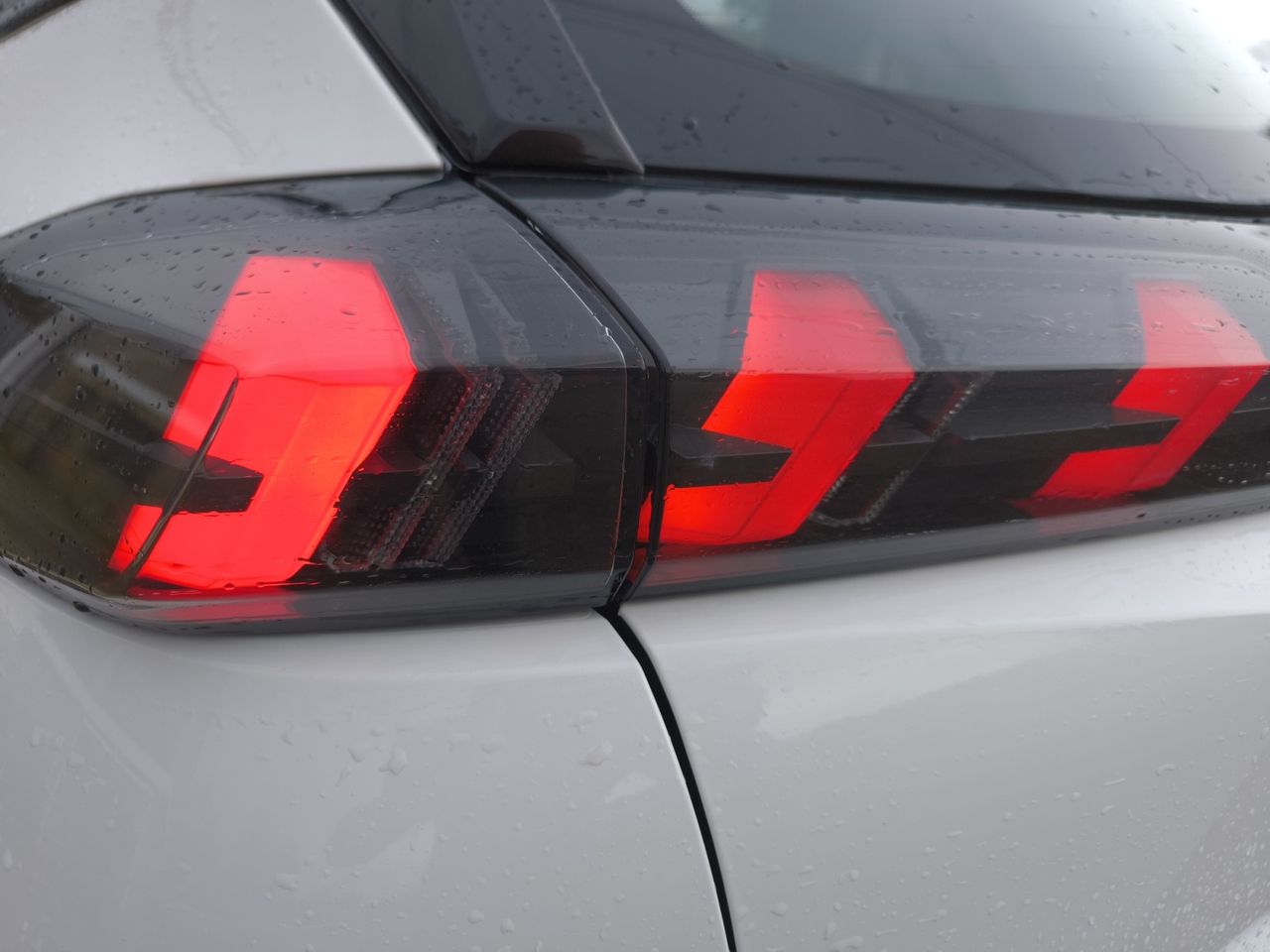 Peugeot 2008 ACTIVE BLUE HDI 100 CV - Foto 2