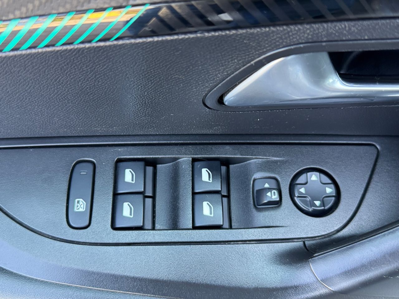 Peugeot 2008 ALLURE BLUE HDI 110 CV - Foto 2