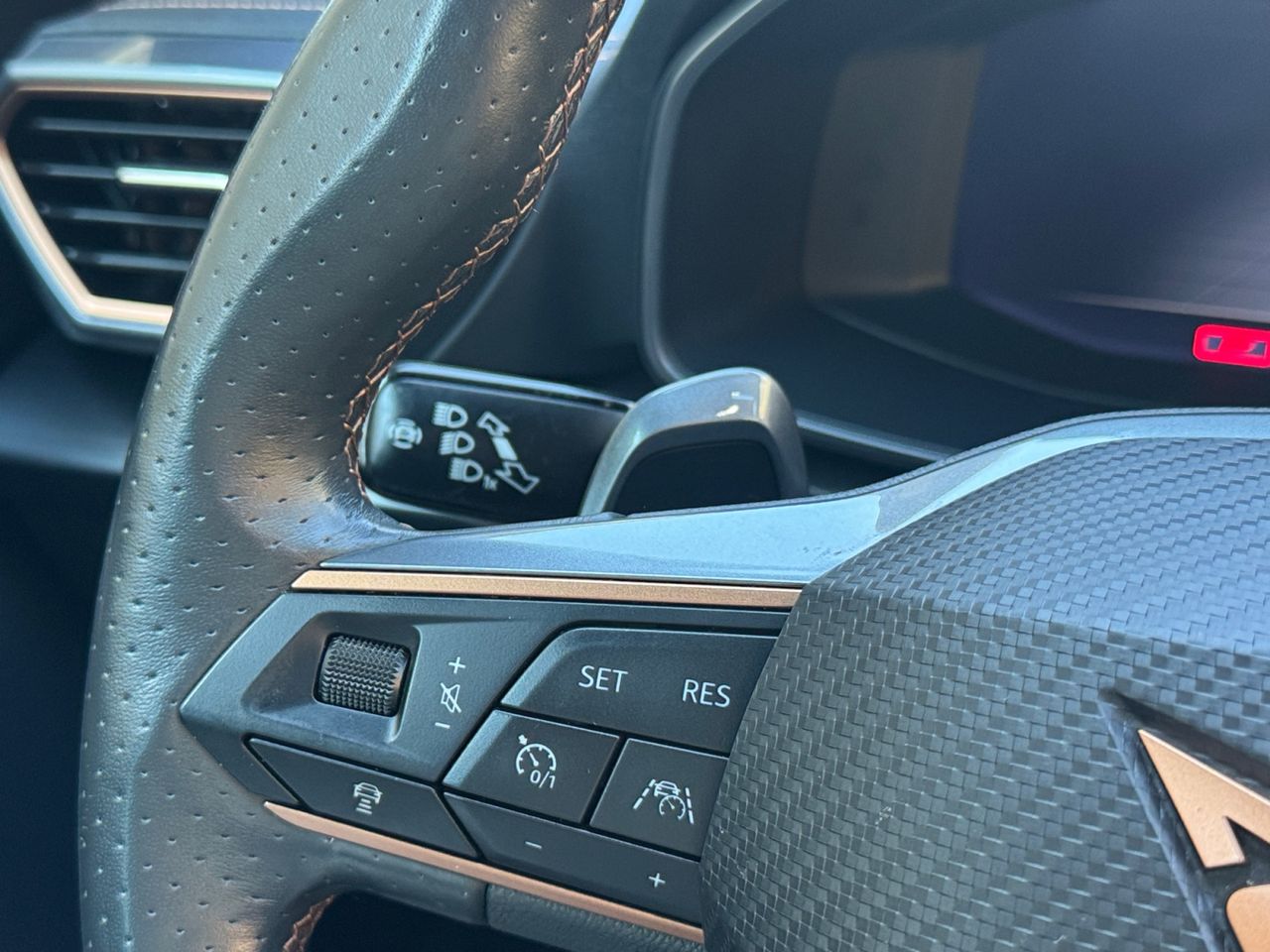 Cupra Formentor 1.4 e HYBRID 150 KW 204 CV DSG - Foto 2