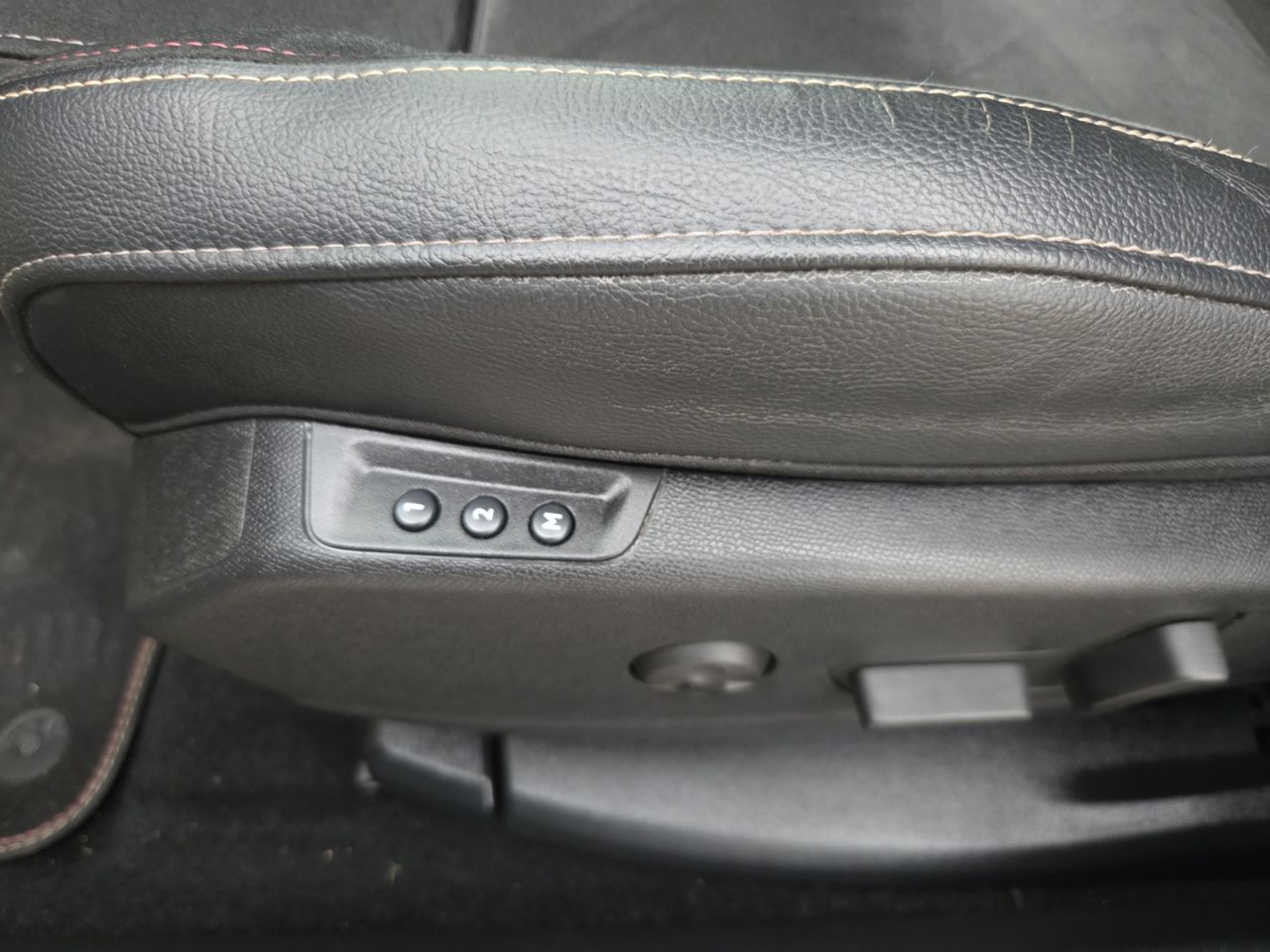 DS DS 7 Crossback BLUE HDI 130 AUT PERFORMANCE - Foto 2