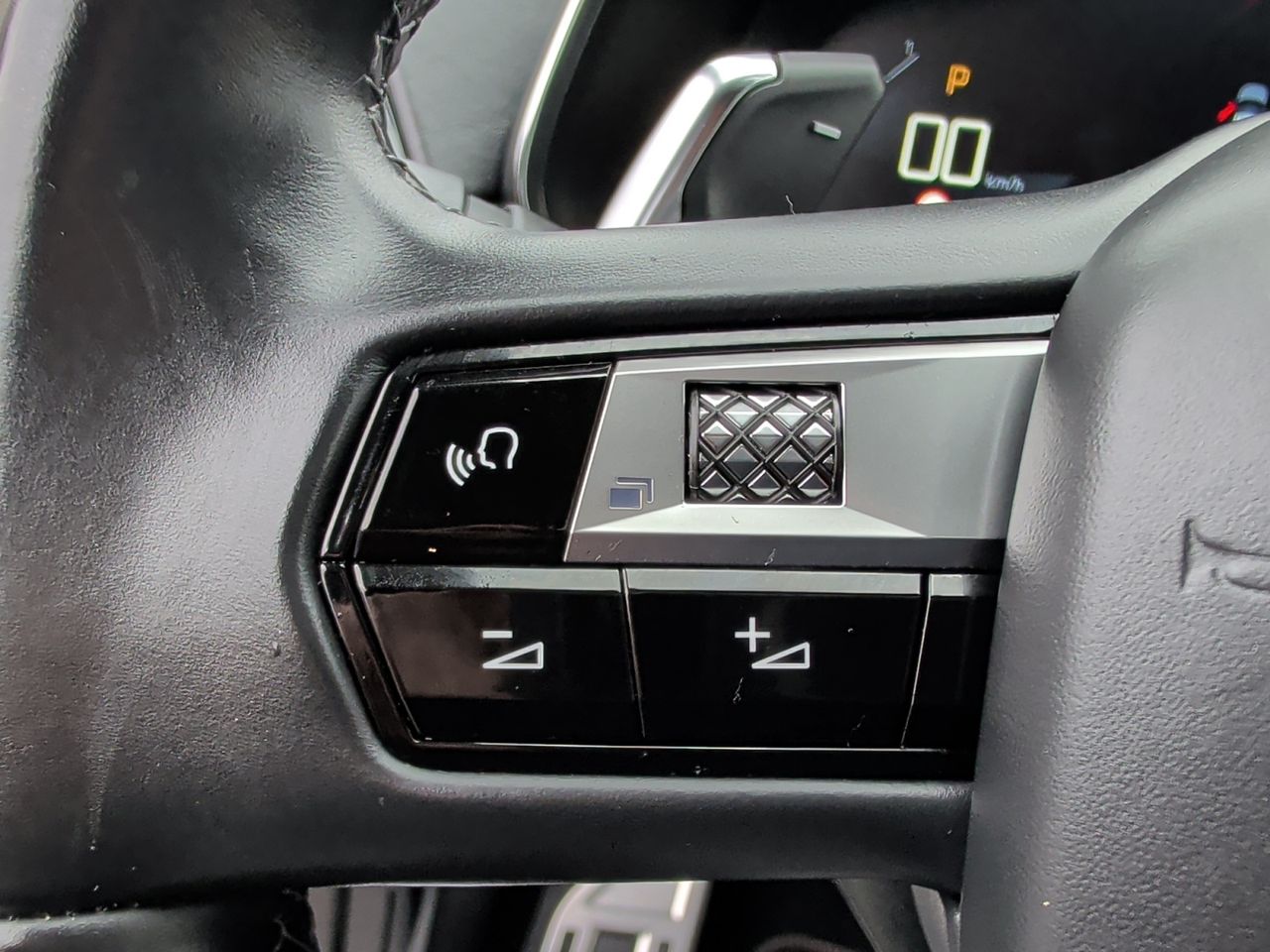 DS DS 7 Crossback PURE TECH 180 AUT RIVOLI - Foto 2