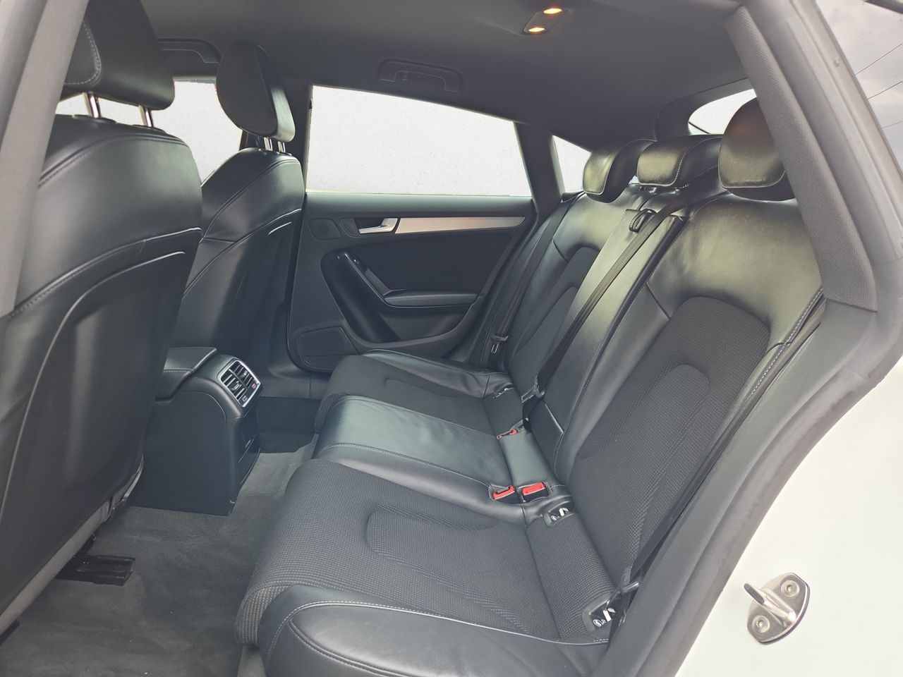 Audi A5 SPORTBACK 2.0 TDI S LINE EDITION 190 CV - Foto 2