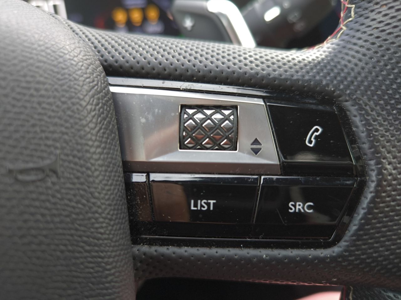 DS DS 7 Crossback BLUE HDI 130 AUT PERFORMANCE - Foto 2