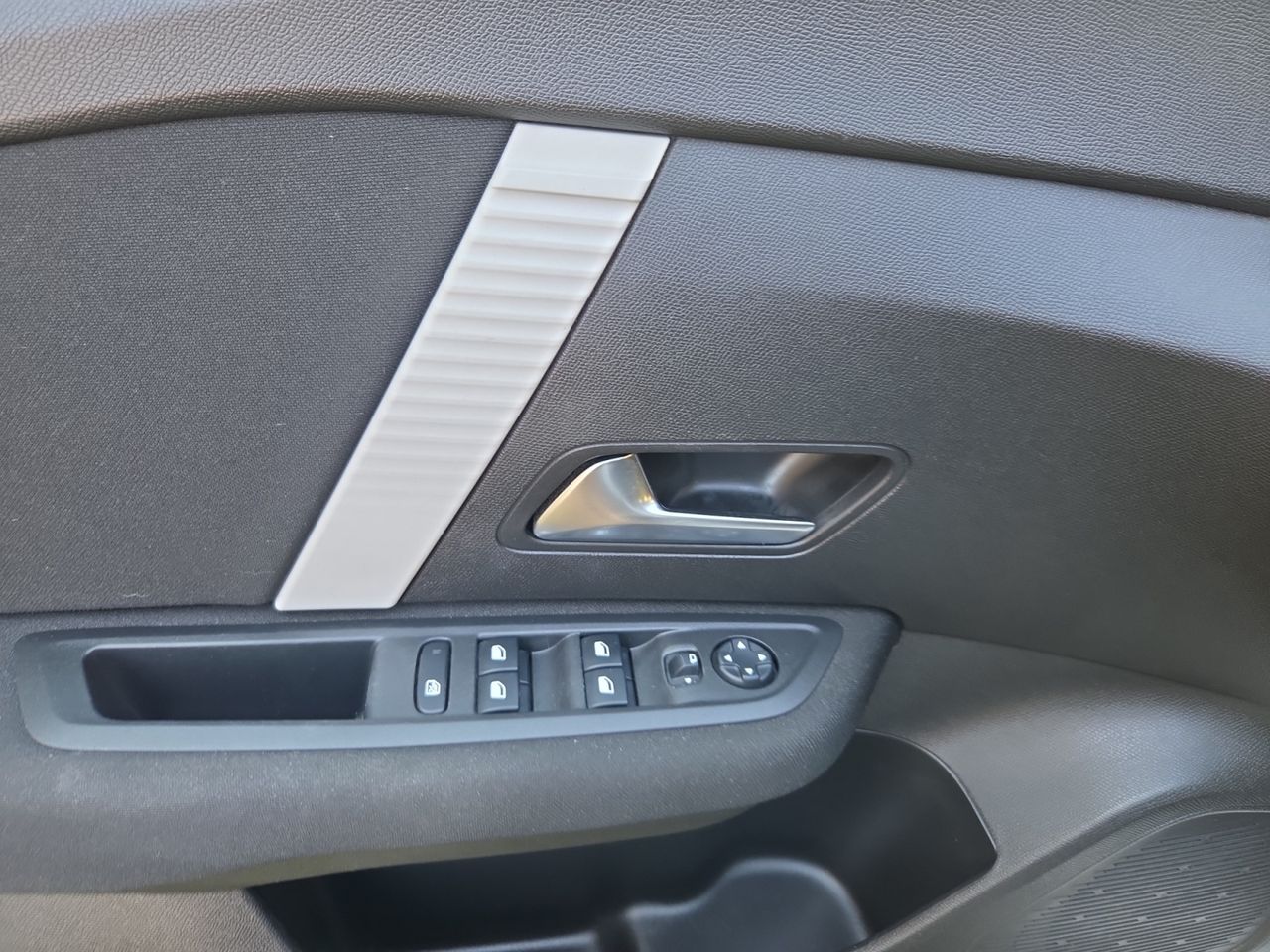 Citroën C4 BLUE HDI 110 CV LIVE PACK - Foto 2