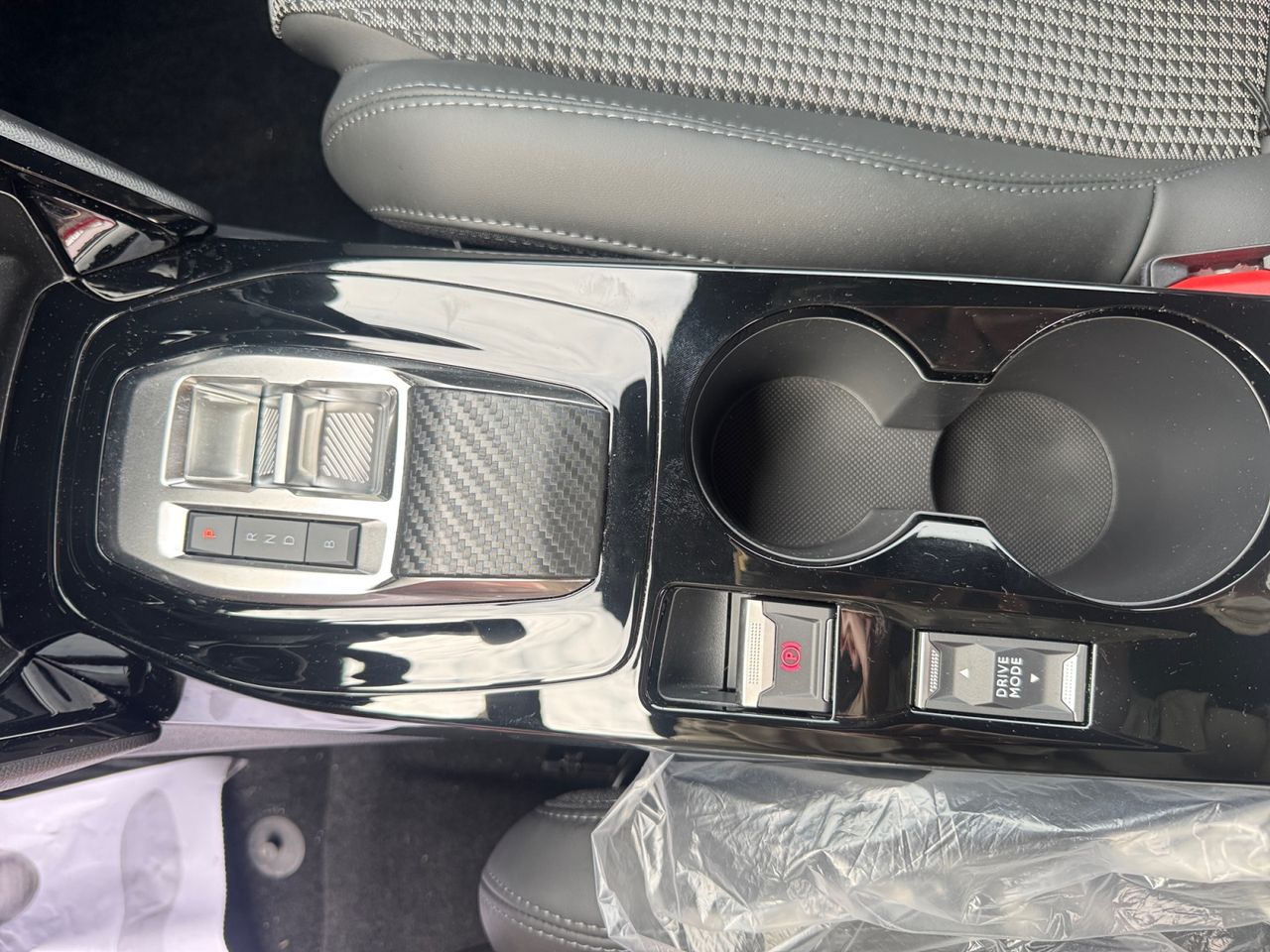 Peugeot e-208 GT ELECTRICO 136 - Foto 2