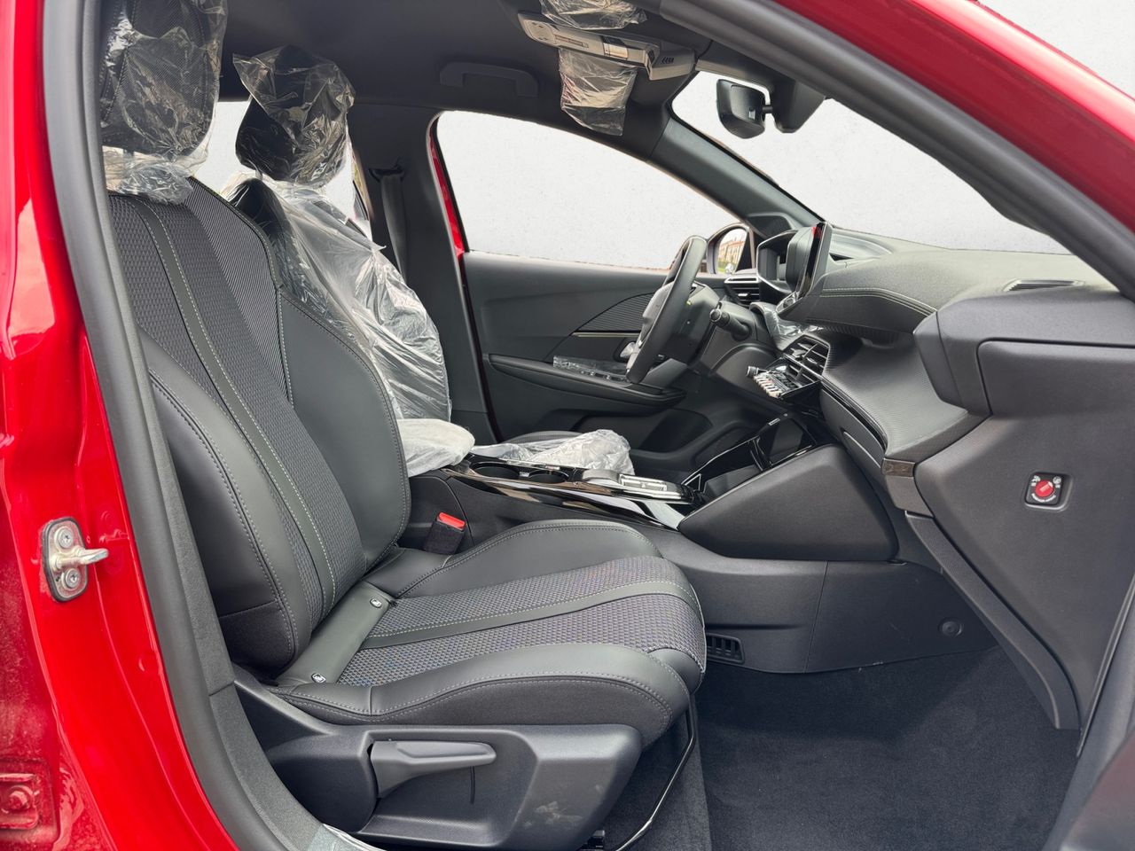 Peugeot e-208 GT ELECTRICO 136 - Foto 2