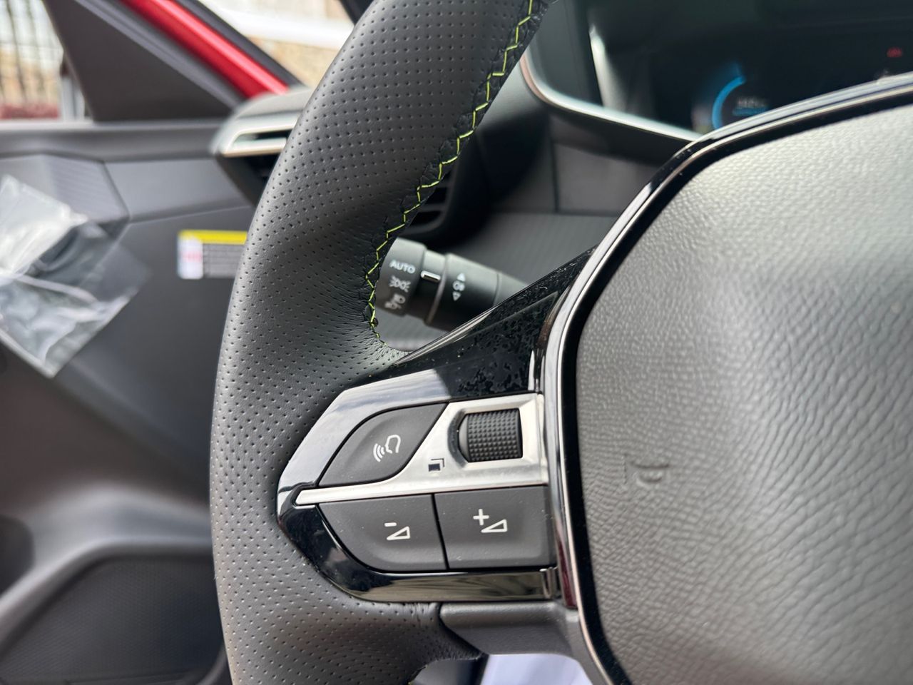 Peugeot e-208 GT ELECTRICO 136 - Foto 2